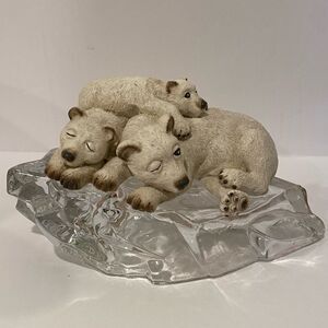 House of Lloyd - Polar Bear Family on Ice - Figurine